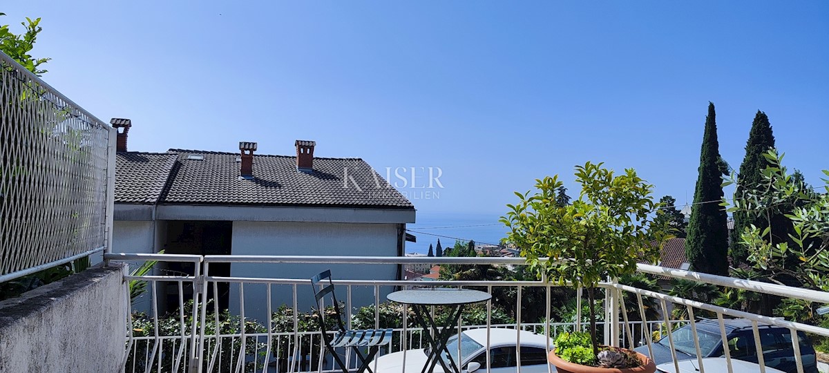 Opatija, center - 3 sobno stanovanje s pogledom na morje, 113 m2