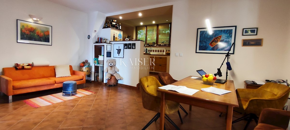 Opatija, center - 3 sobno stanovanje s pogledom na morje, 113 m2