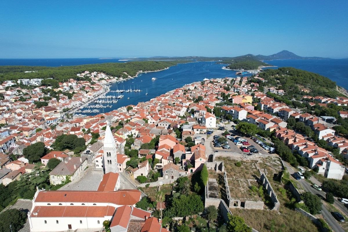 Mali Lošinj, novozgrajeno stanovanje v središču mesta 