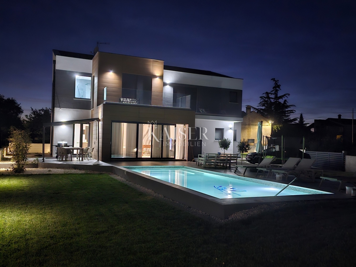 Vile Orbanići, Marčana, 215m2