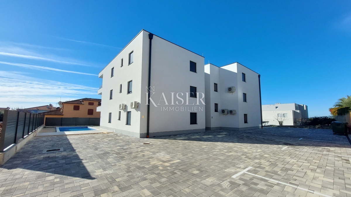 Istra, Novigrad - dvosobno stanovanje z dnevno sobo, 66m2; prvo nadstropje