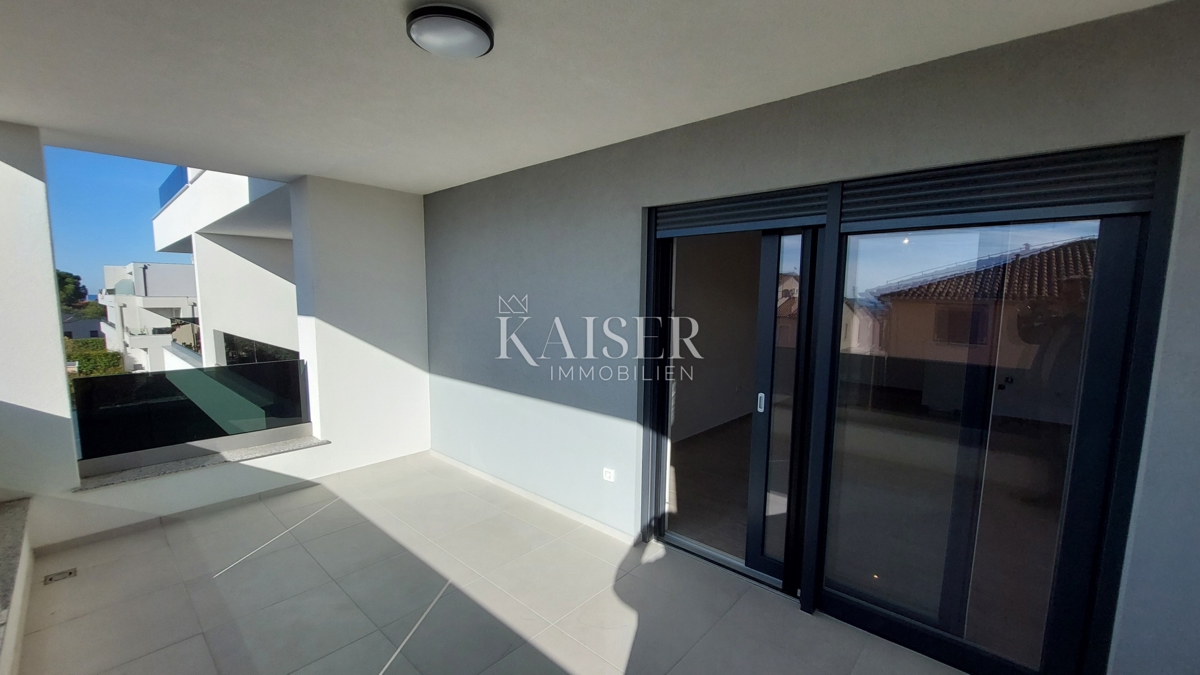 Istra, Novigrad - dvosobno stanovanje z dnevno sobo, 66m2; prvo nadstropje