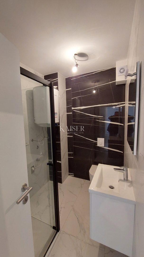 Istra, Novigrad - dvosobno stanovanje z dnevno sobo, 66m2; prvo nadstropje