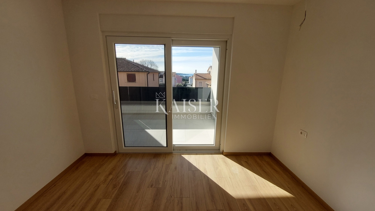 Istra, Novigrad - dvosobno stanovanje z dnevno sobo, 66m2; prvo nadstropje