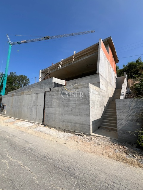 Istra, Buje, okolica - vila 280m2 z infinity bazenom in čudovitim razgledom 