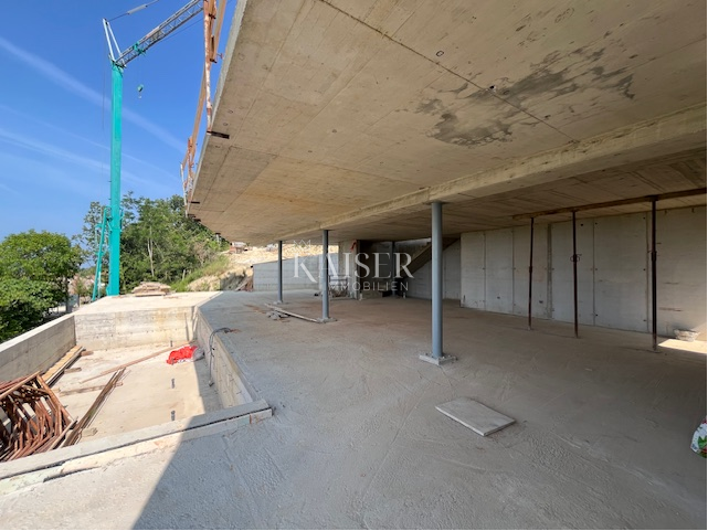 Istra, Buje, okolica - vila 280m2 z infinity bazenom in čudovitim razgledom 