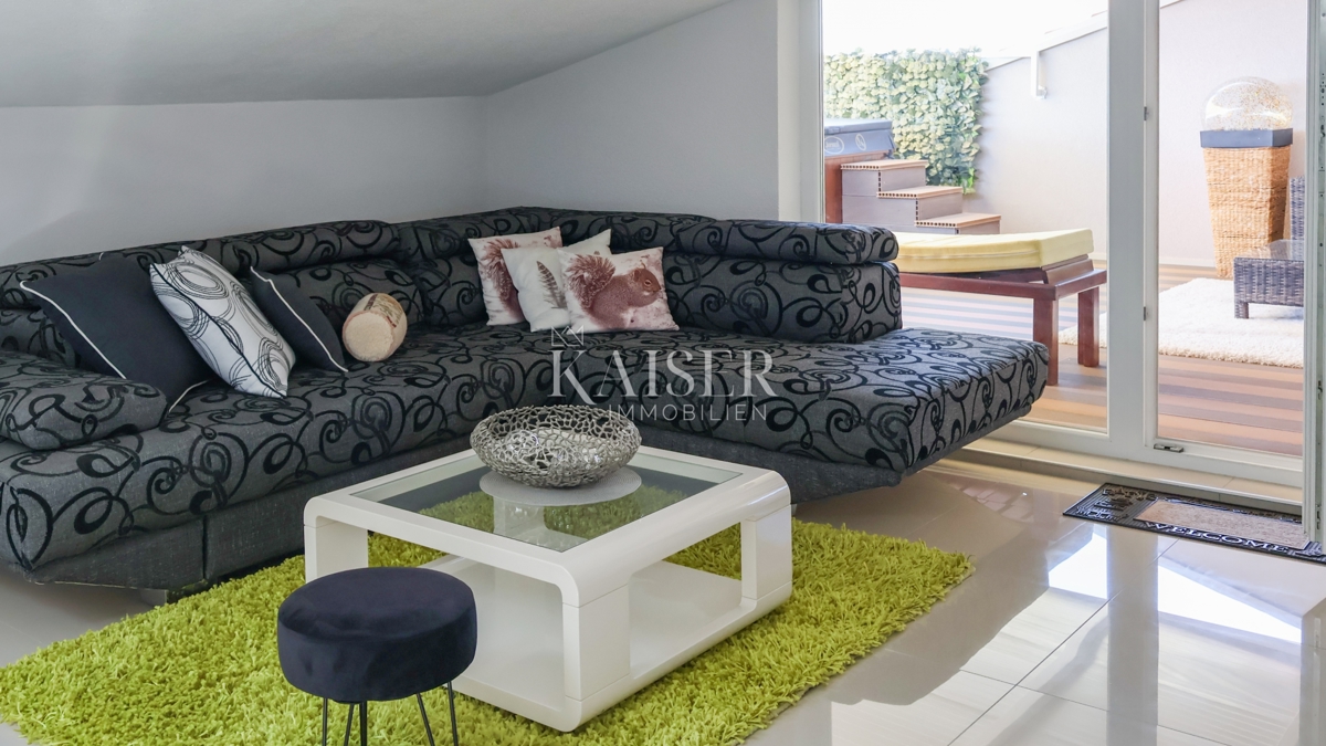Crikvenica - Luksuzno dupleks stanovanje z jacuzzijem in panoramskim pogledom na morje