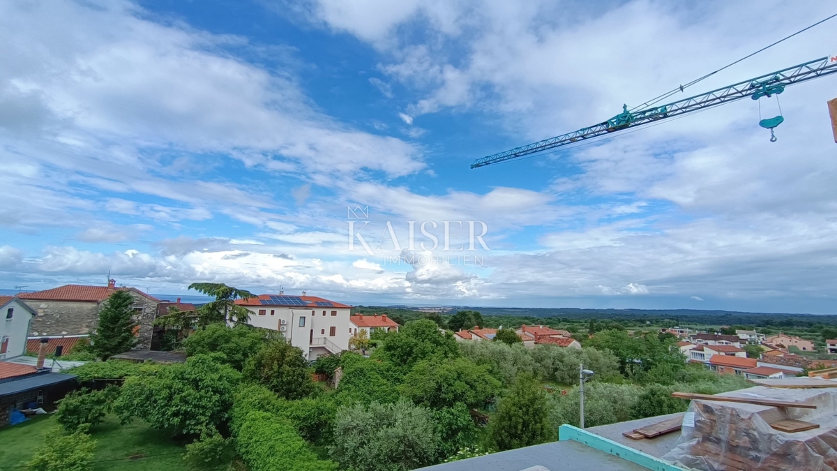 Istra, Tar - luksuzno stanovanje 147m2 s strešno teraso in pogledom na morje