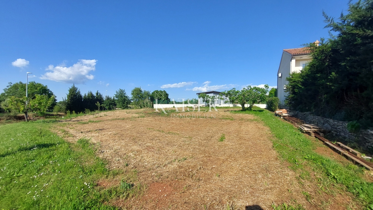 Istra, Novigrad - gradbeno zemljišče, 1100 m2