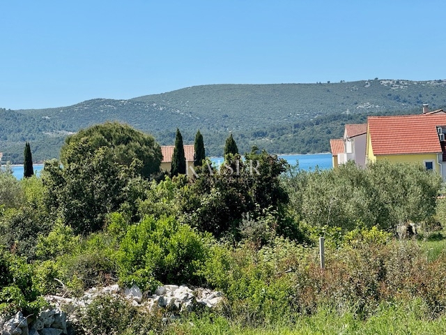  Zazidljivo zemljišče Turanj, Sveti Filip I Jakov, 1.334m2