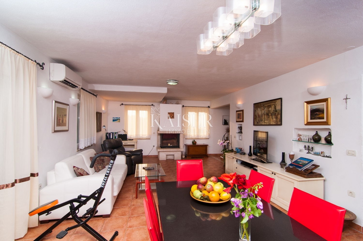 Vila Supetar, 300m2