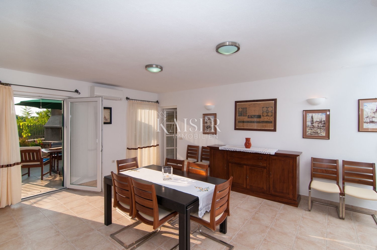 Vila Supetar, 300m2