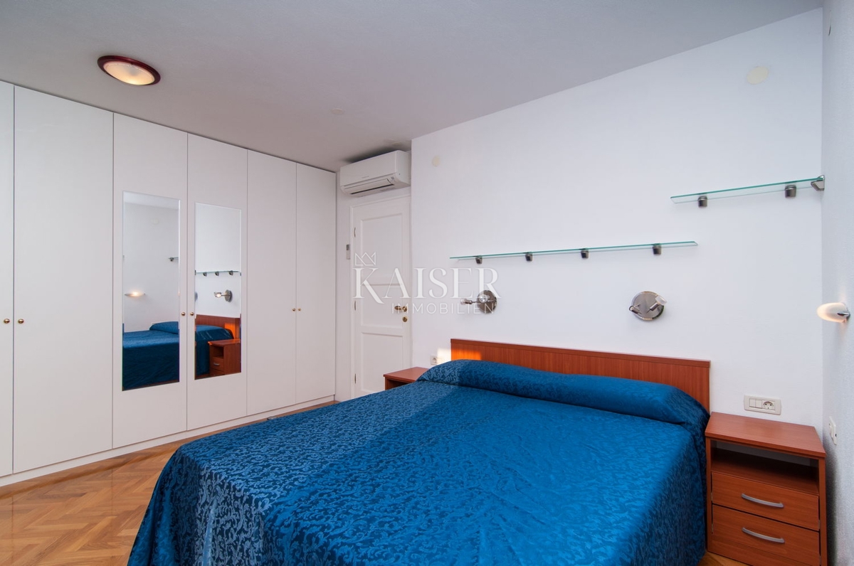 Vila Supetar, 300m2