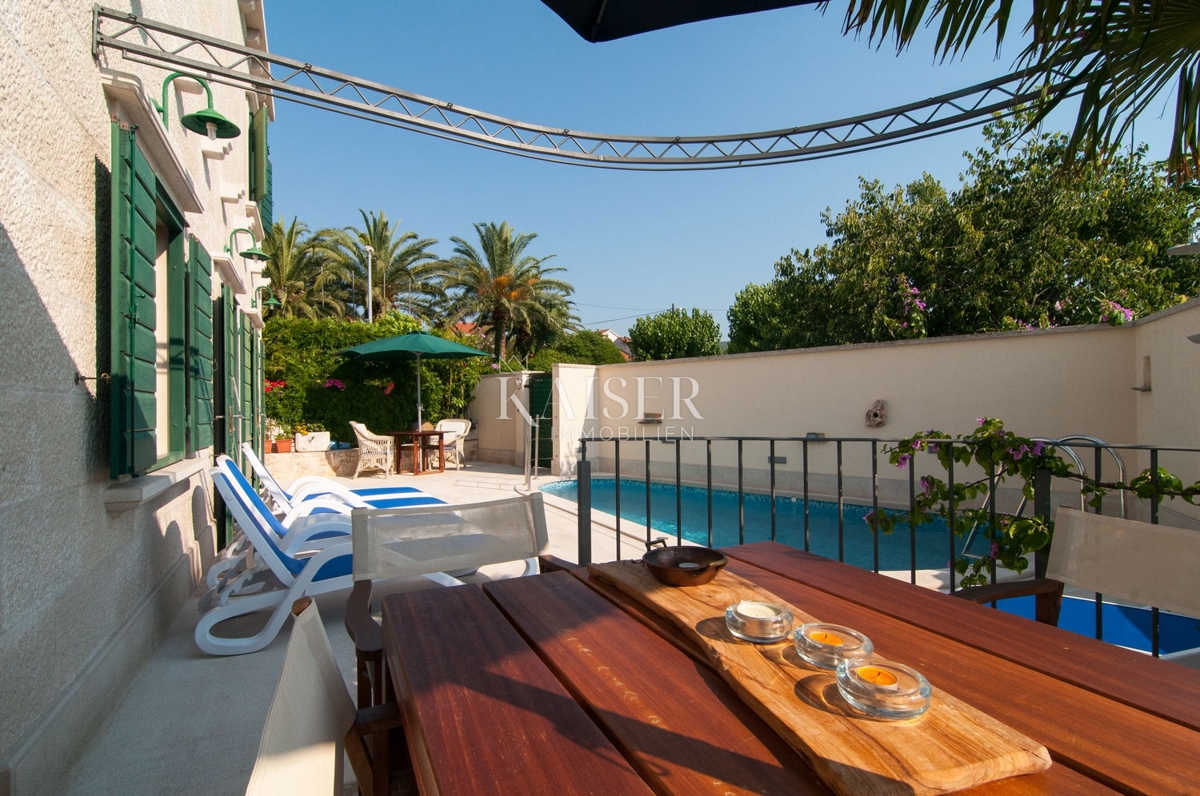 Vila Supetar, 300m2