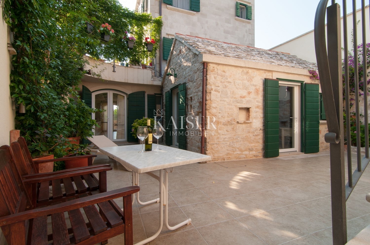 Vila Supetar, 300m2