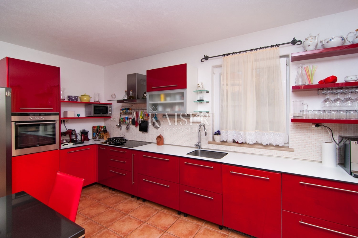Vila Supetar, 300m2