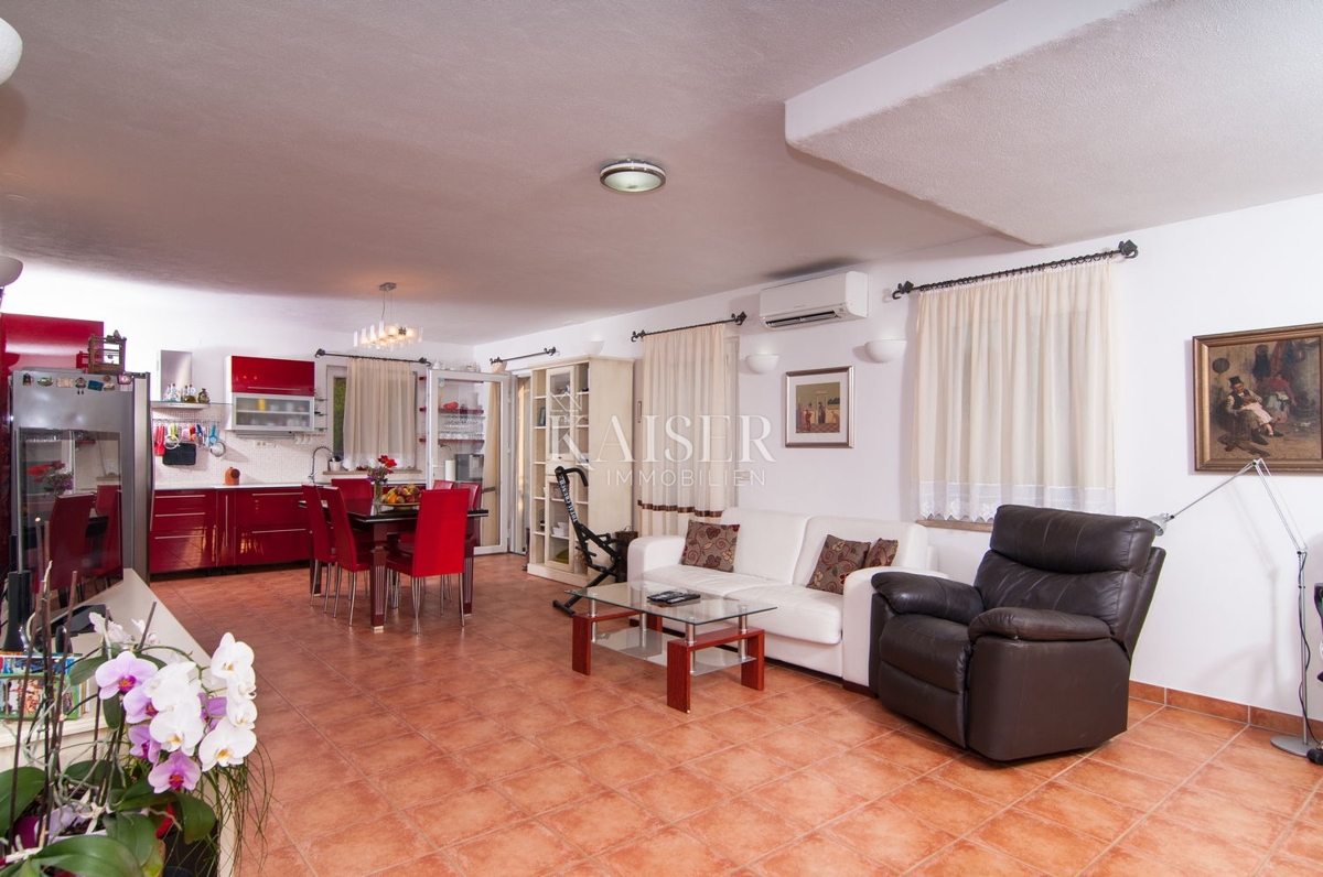 Vila Supetar, 300m2