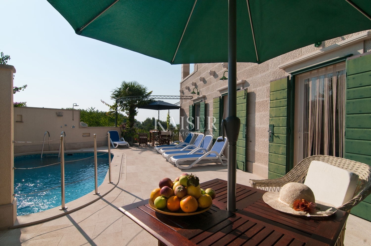 Vila Supetar, 300m2