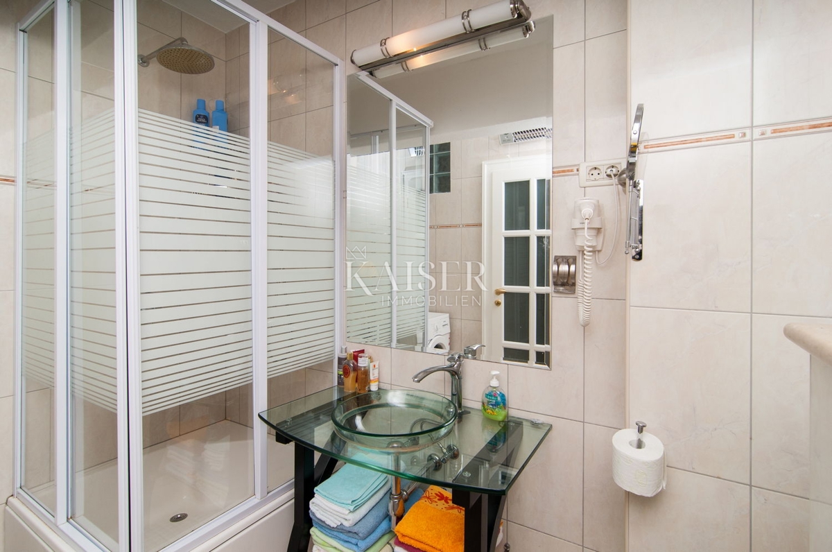 Vila Supetar, 300m2
