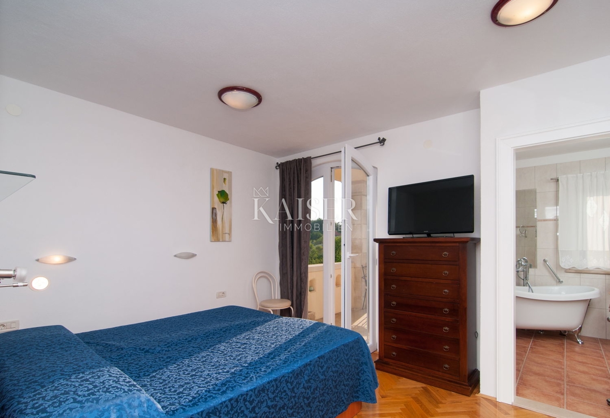 Vila Supetar, 300m2