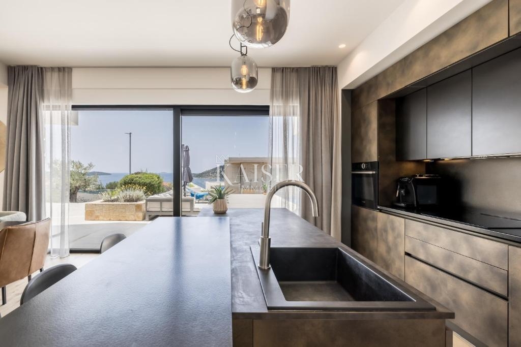 Vila Ražanj, Rogoznica, 270m2