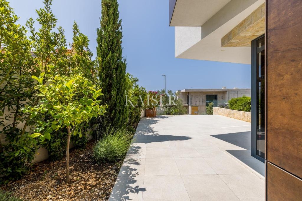 Vila Ražanj, Rogoznica, 270m2