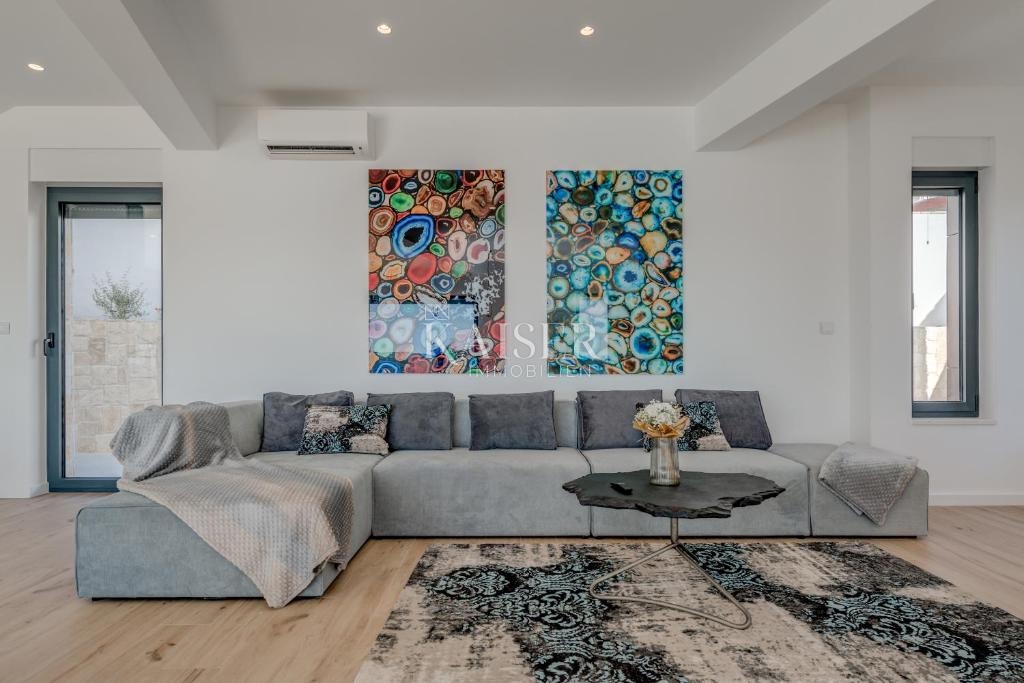 Vila Ražanj, Rogoznica, 270m2