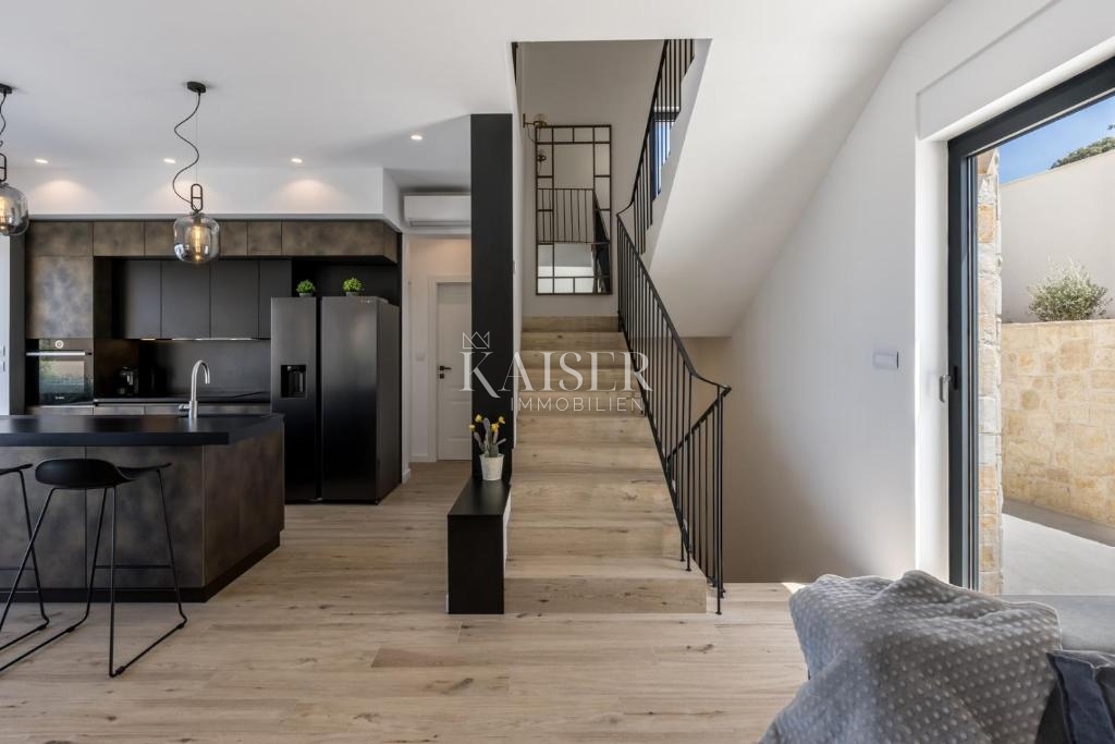 Vila Ražanj, Rogoznica, 270m2