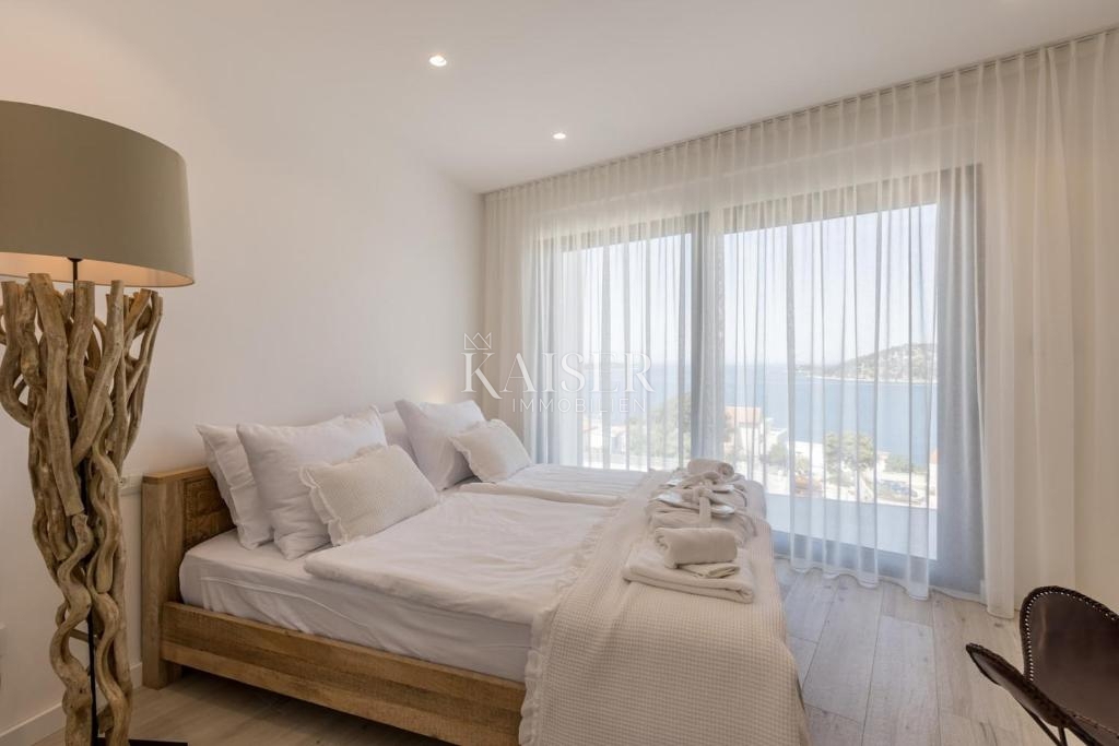 Vila Ražanj, Rogoznica, 270m2