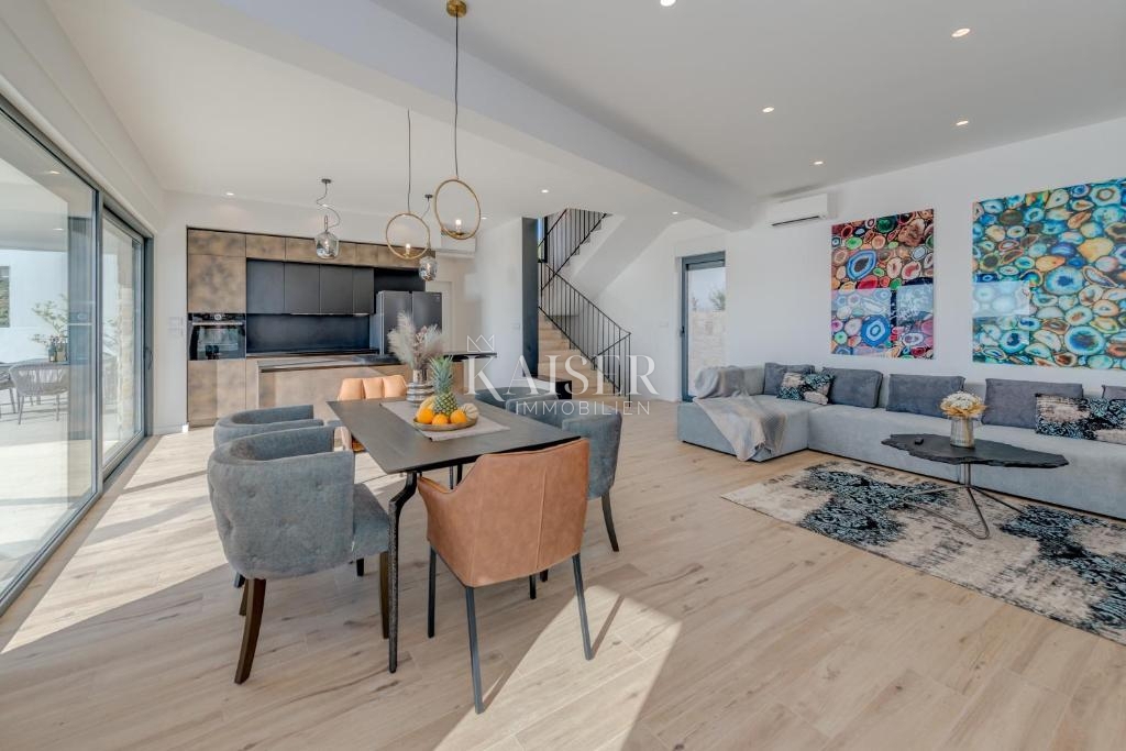 Vila Ražanj, Rogoznica, 270m2