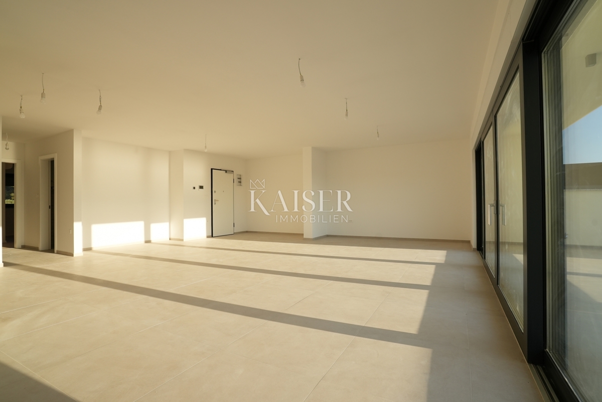 Šibenik, Žaborić - Ekskluzivno penthouse s panoramsko strešno teraso B