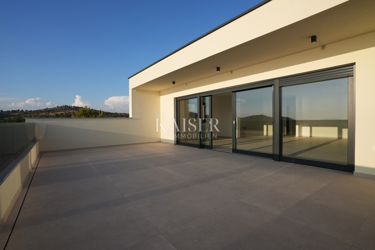 Šibenik, Žaborić - Ekskluzivno penthouse s panoramsko strešno teraso B