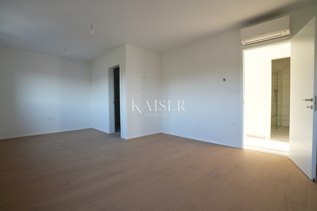 Šibenik, Žaborić - Ekskluzivno penthouse s panoramsko strešno teraso B