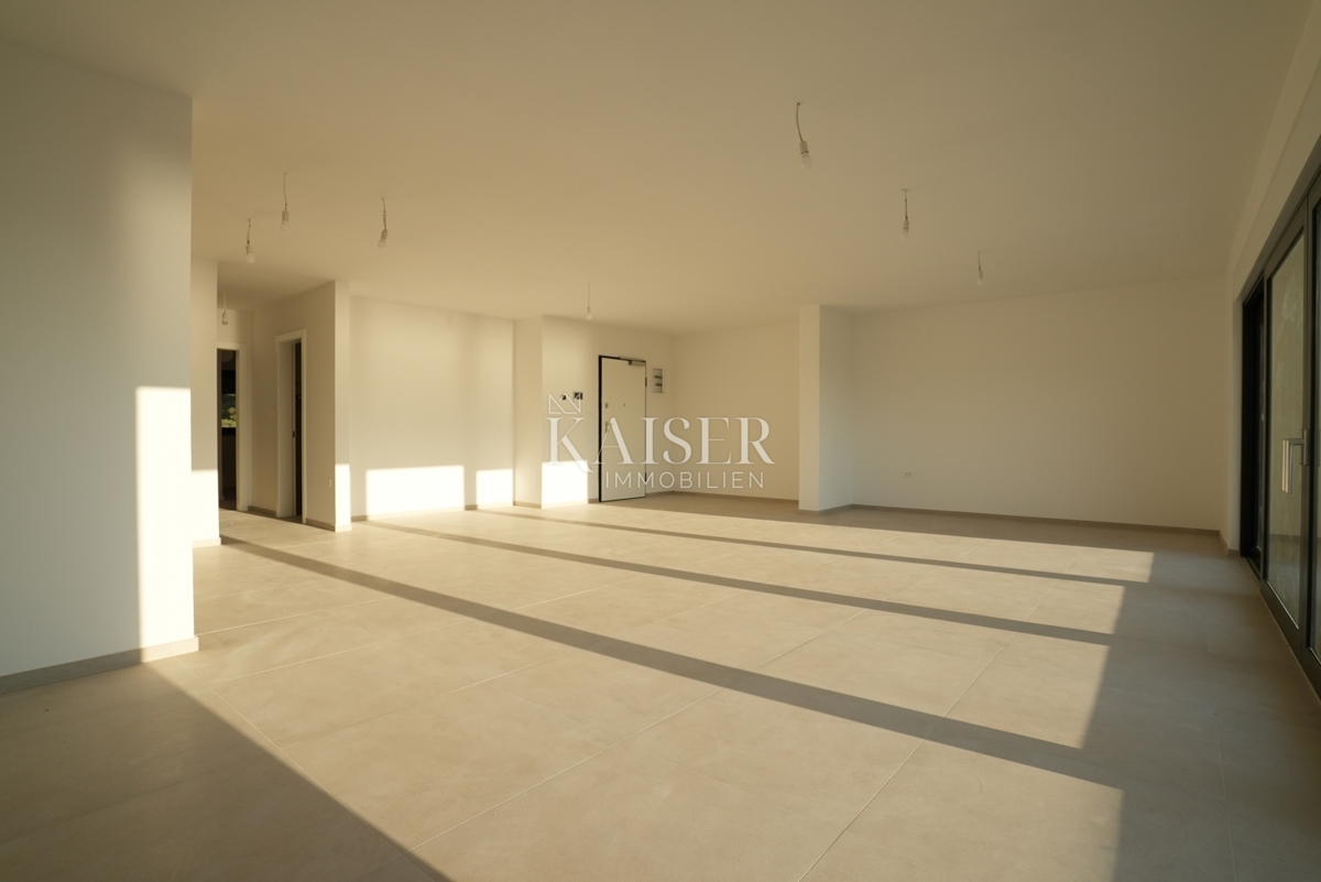 Šibenik, Žaborić - Ekskluzivno penthouse s panoramsko strešno teraso B
