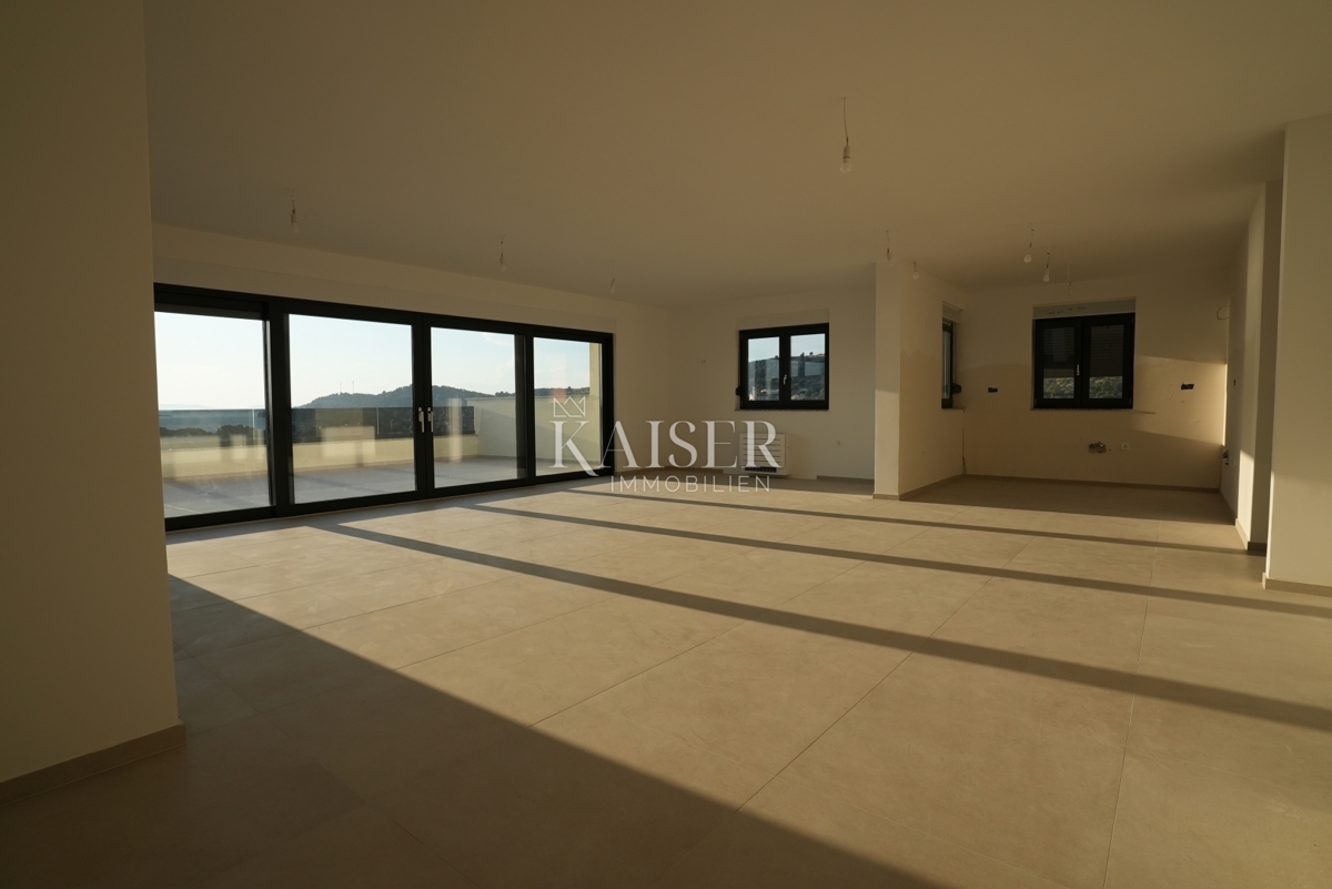 Šibenik, Žaborić - Ekskluzivno penthouse s panoramsko strešno teraso B