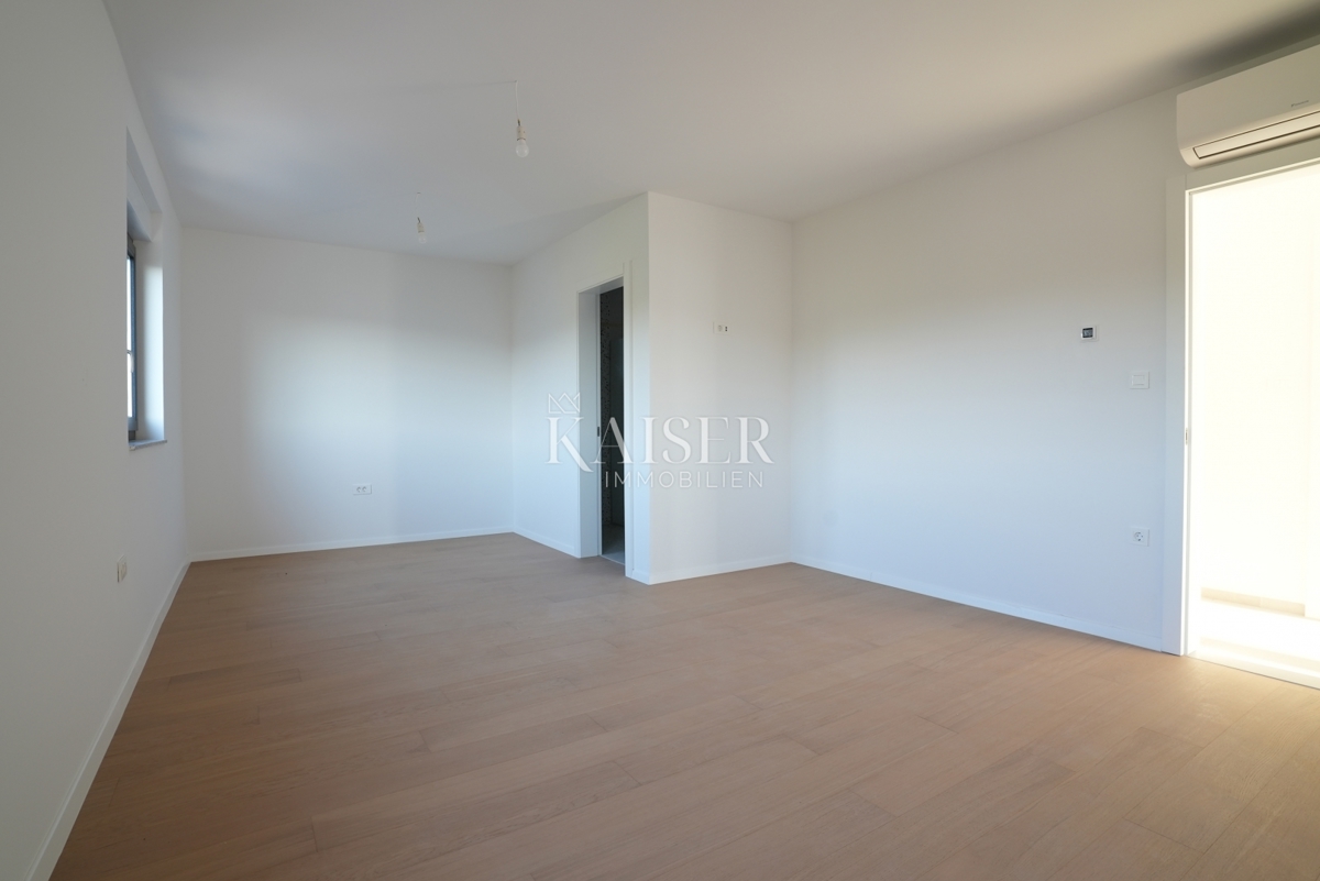 Šibenik, Žaborić - Ekskluzivno penthouse s panoramsko strešno teraso B