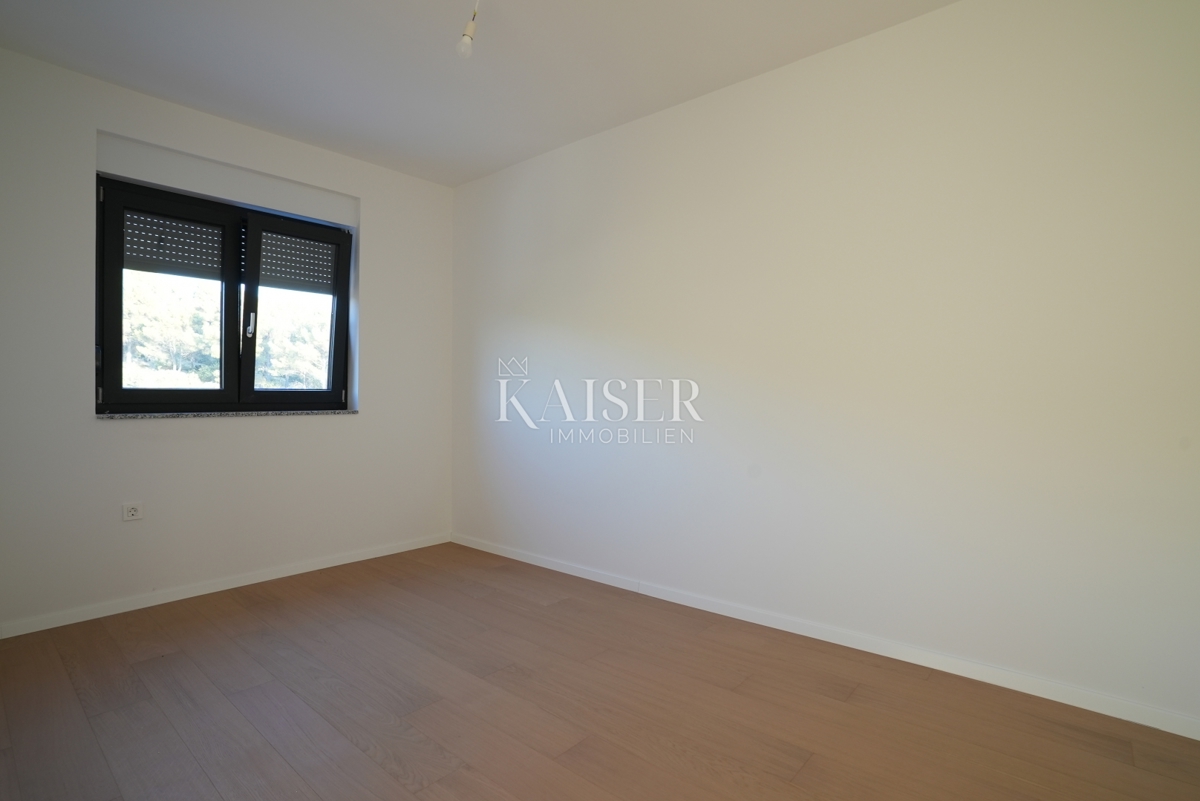 Šibenik, Žaborić - Ekskluzivno penthouse s panoramsko strešno teraso B
