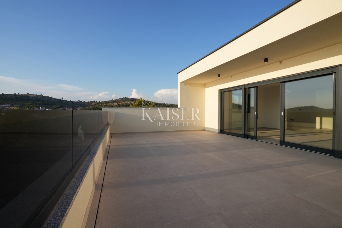 Šibenik, Žaborić - Ekskluzivno penthouse s panoramsko strešno teraso B