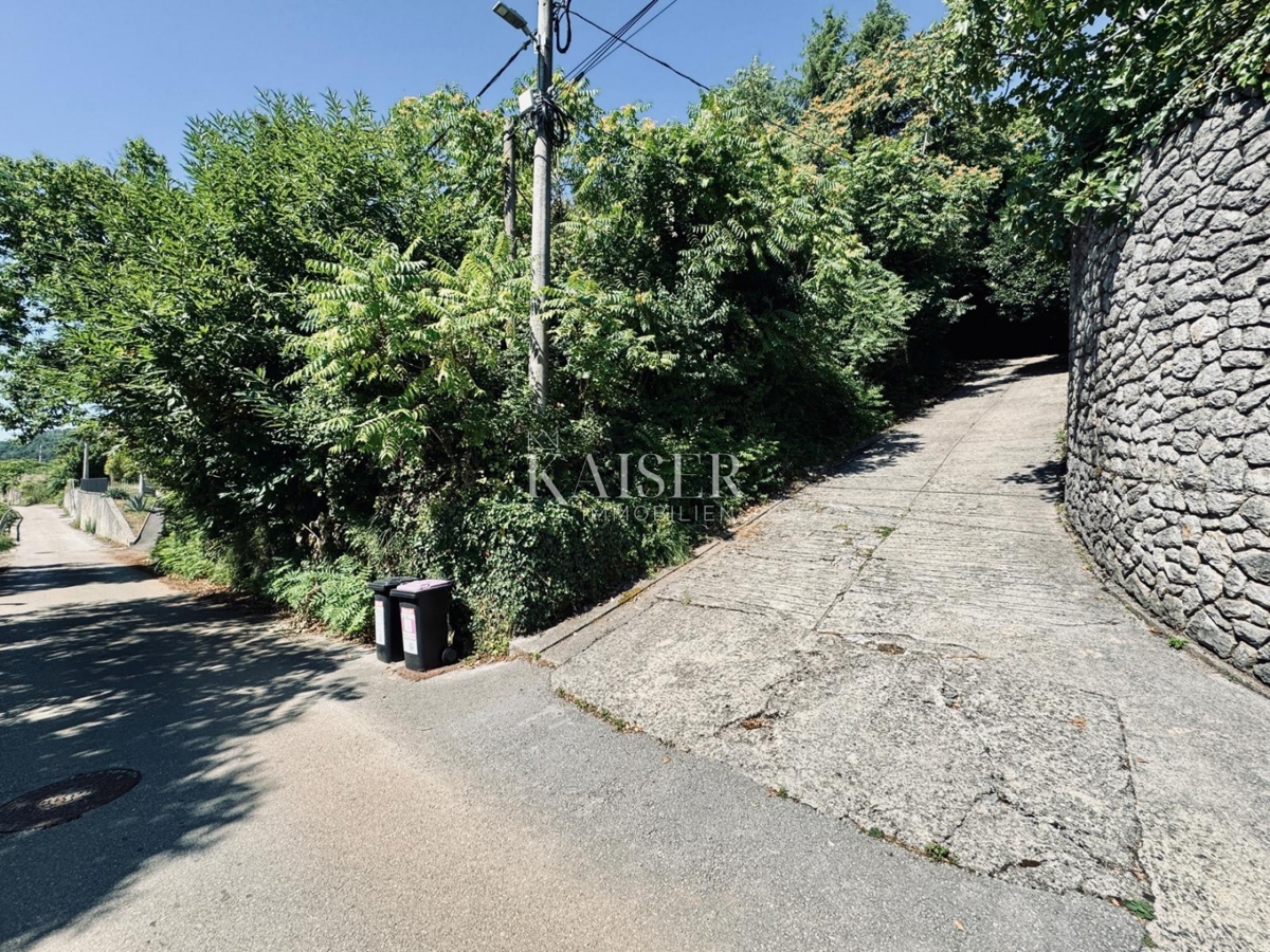 Opatija, Poljane – Gradbeno zemljišče s pogledom na morje (1.109 m2)