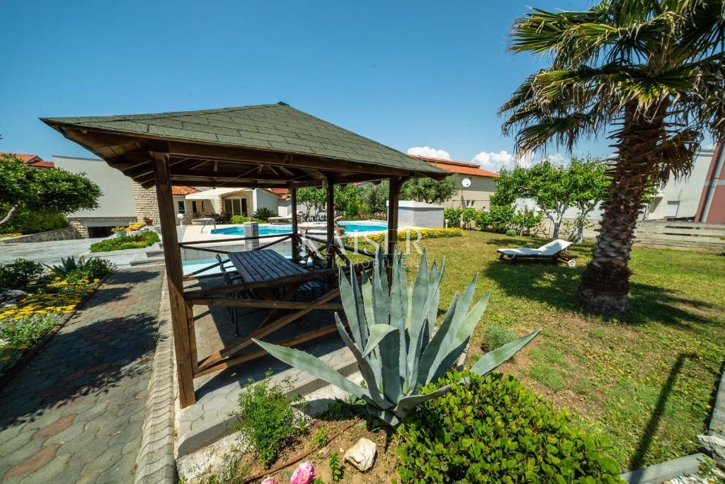 Zadar, Vir - Čudovita prostorna hiša 50 m od plaže