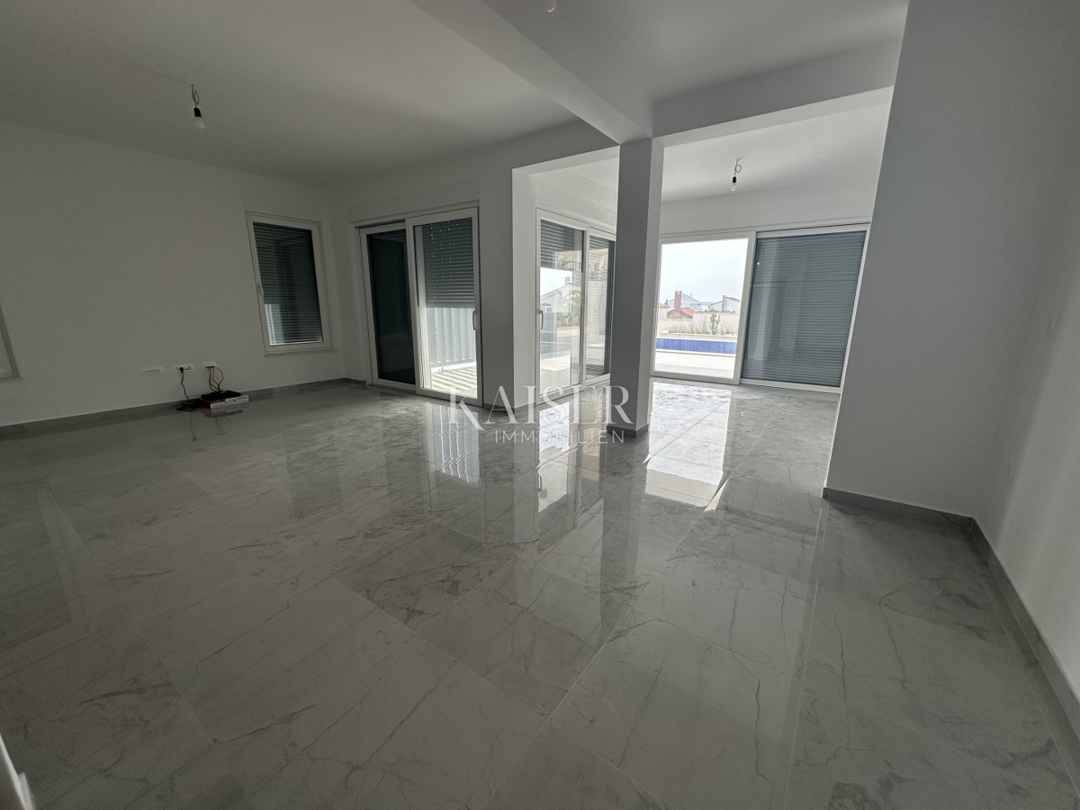 Zadar, Rtina - Luksuzna vila z bazenom, 250 m od plaže
