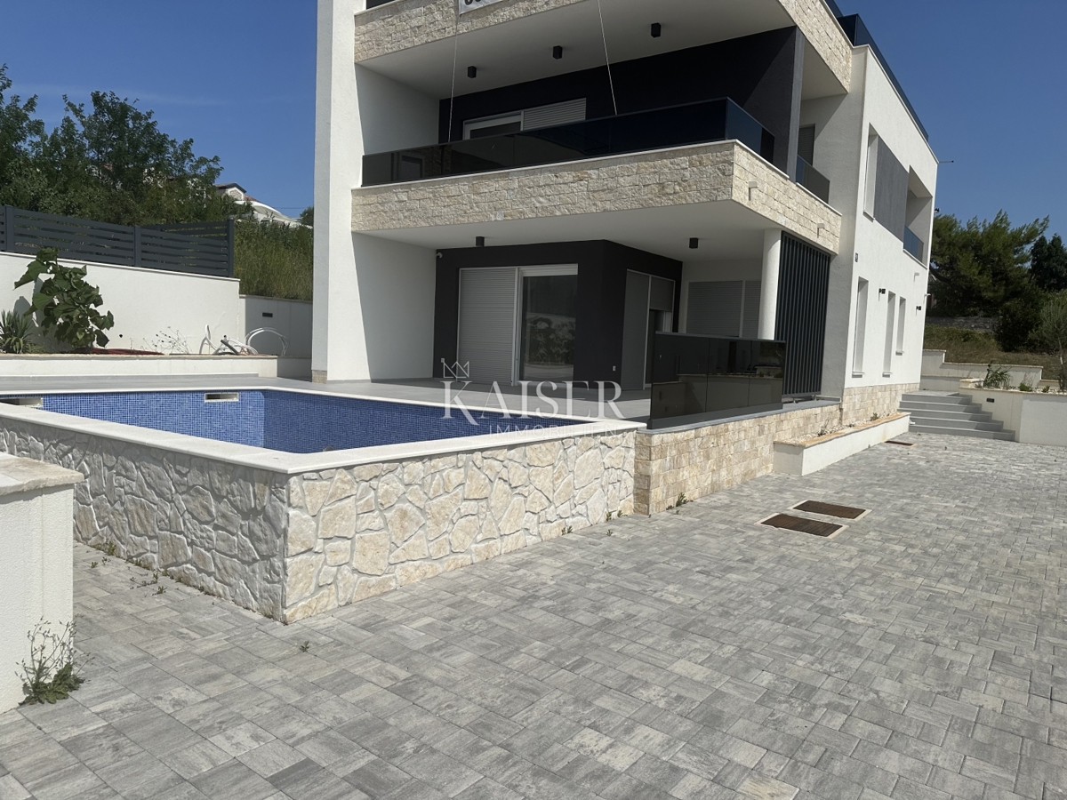 Zadar, Rtina - Luksuzna vila z bazenom, 250 m od plaže