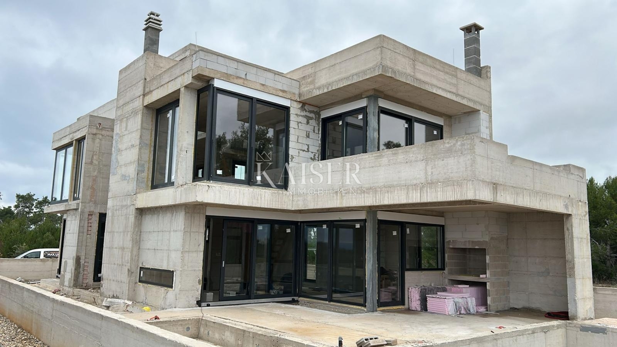 Zadar, Privlaka - nova luksuzna vila z bazenom v borovem gozdu, le nekaj korakov od peščene plaže