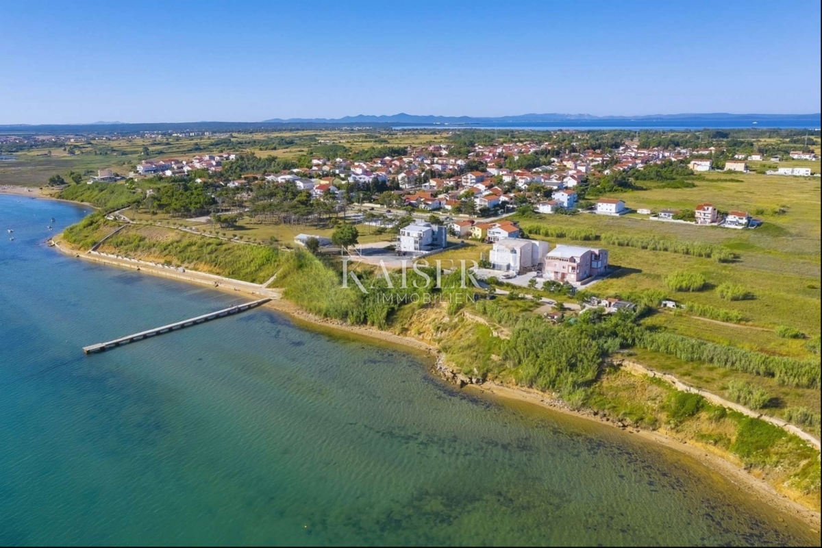 Zadar, Privlaka - nova luksuzna vila z bazenom v borovem gozdu, le nekaj korakov od peščene plaže