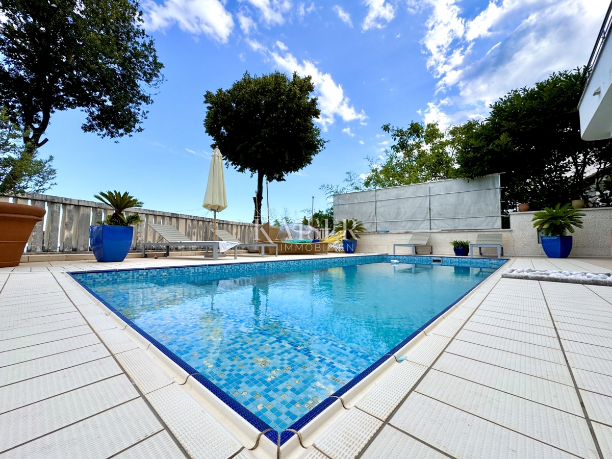 Opatija, Ičići - Čudovita družinska vila z bazenom 200 m od morja