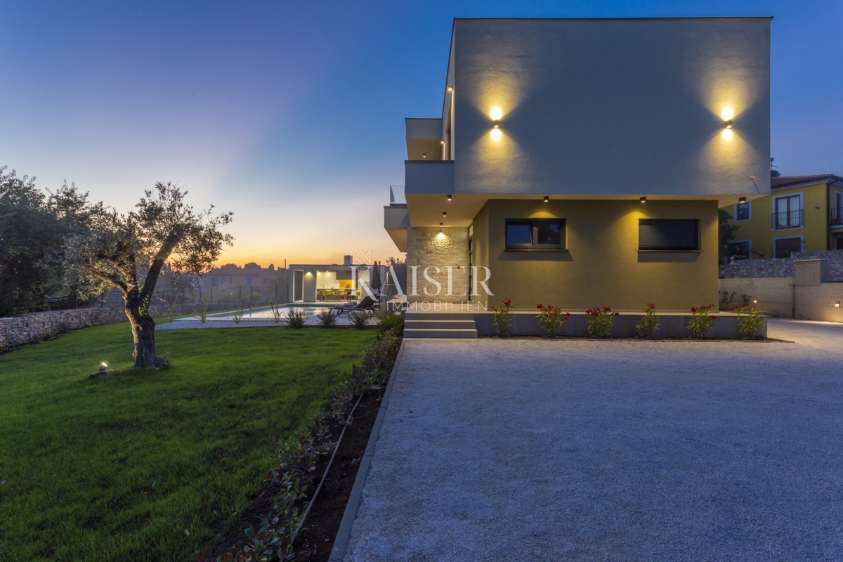 Istra, Svetvinčenat - čudovita moderna vila z bazenom