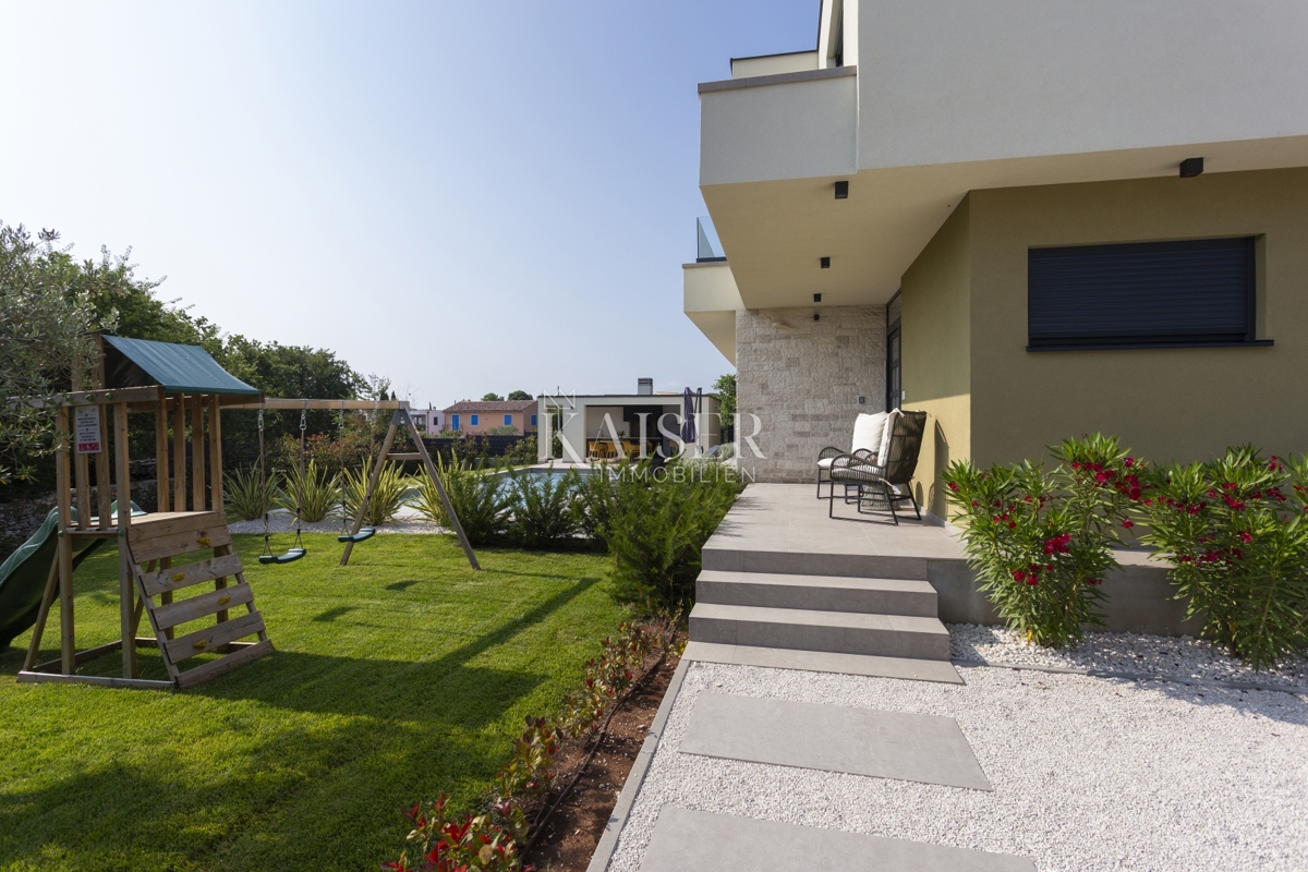 Istra, Svetvinčenat - čudovita moderna vila z bazenom