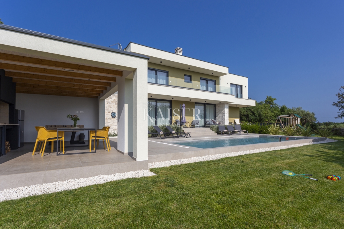 Istra, Svetvinčenat - čudovita moderna vila z bazenom