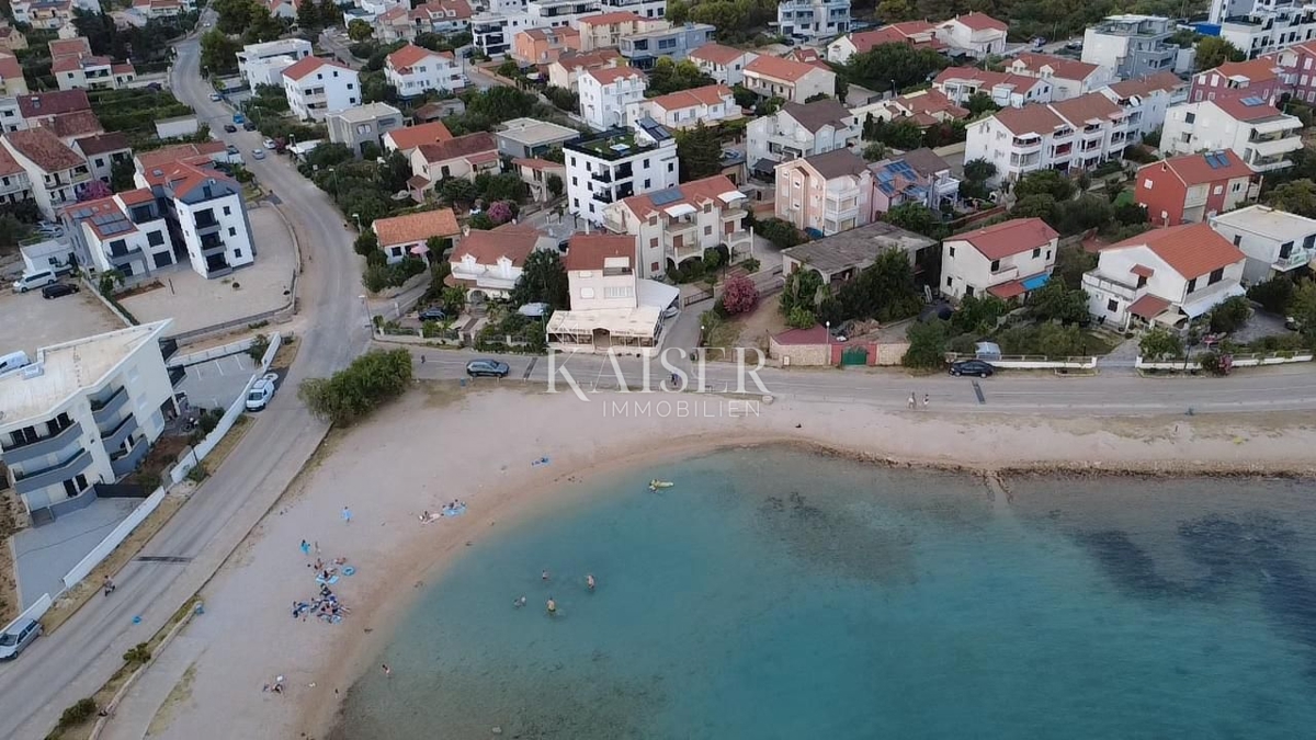 SRIMA, VODICE – LUKSUZNO DVOSOBNO APARTMA, 50 M OD PLAŽE
