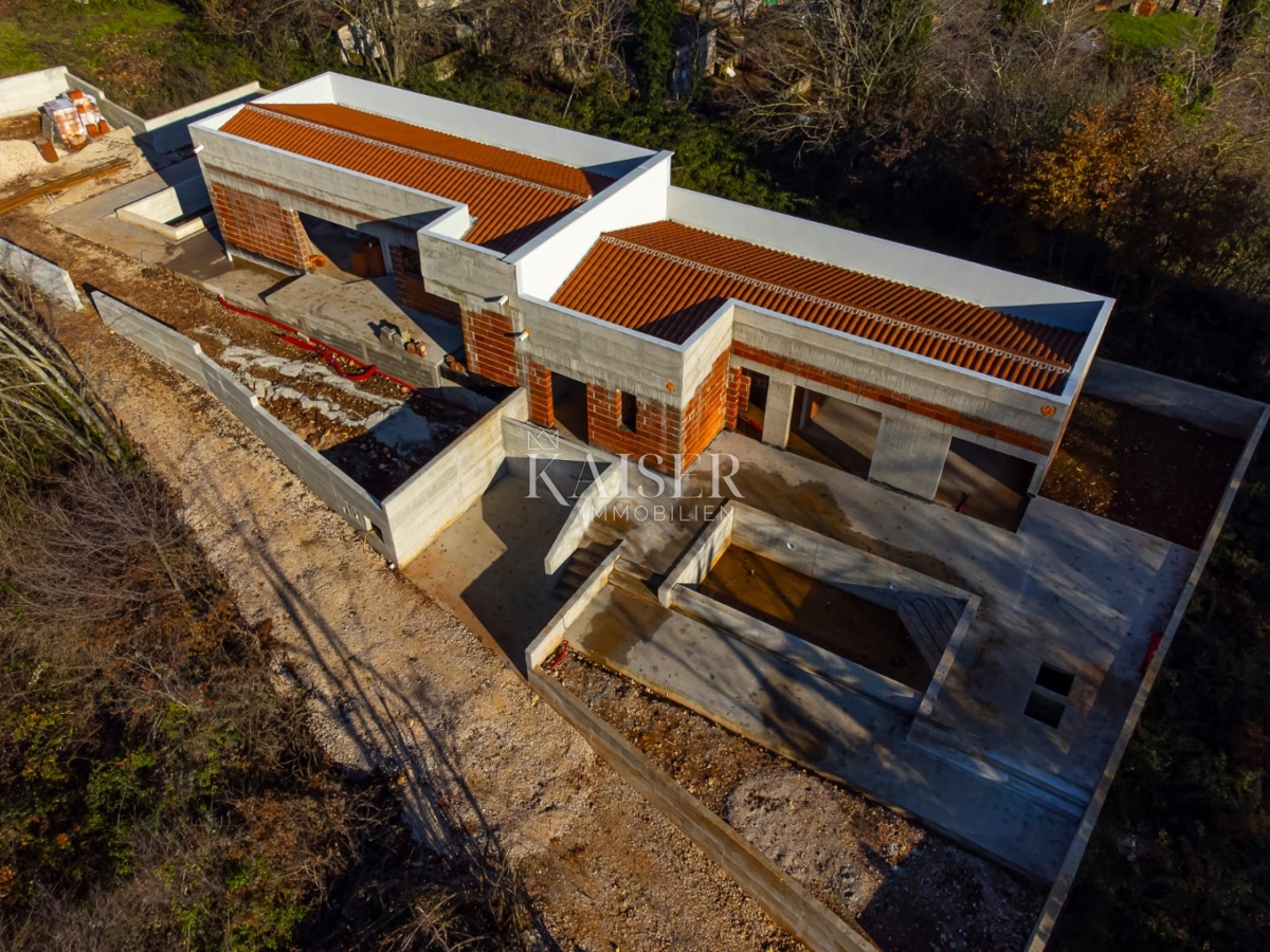 Istra, Barban - Moderna polpritlična hiša z bazenom